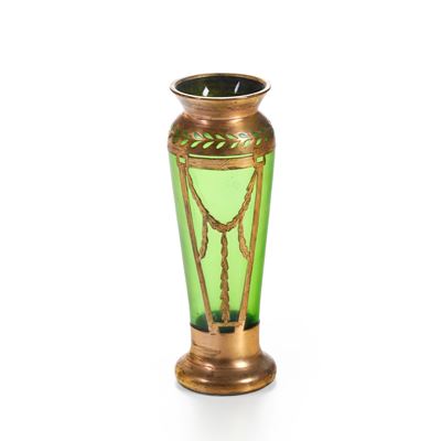Vaso in vetro con montatura e decorazioni in metallo, Austria, fine XIX - inizio XX secolo
