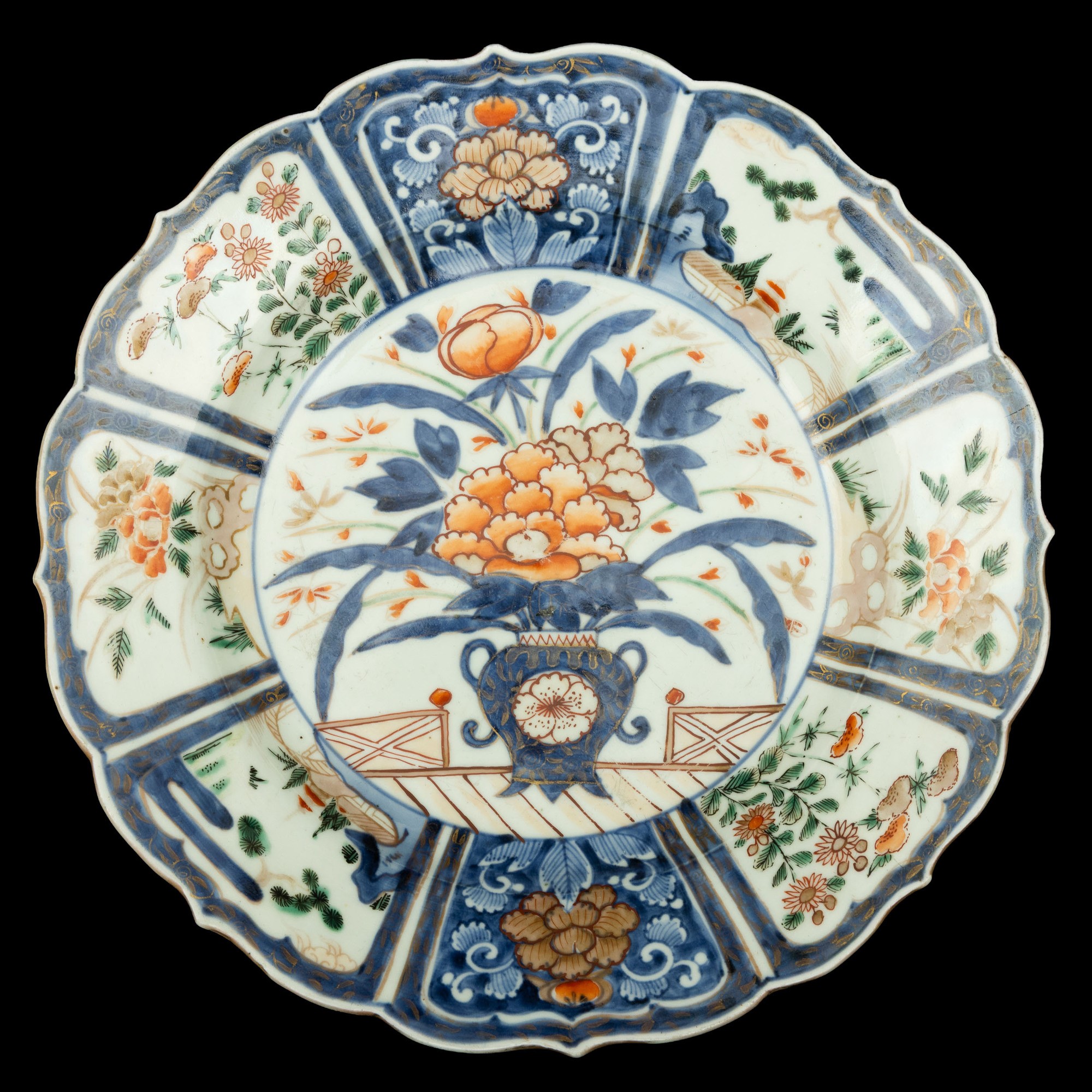 Lotto di piatti decorati in stile Imari, Cina e Giappone, XVII–XIX secolo