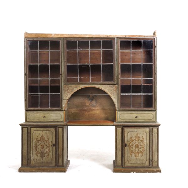 Grande libreria a ponte in legno laccato. XVIII-XIX secolo