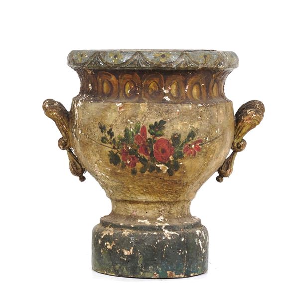 Vaso in legno intagliato e dipinto. XIX-XX secolo