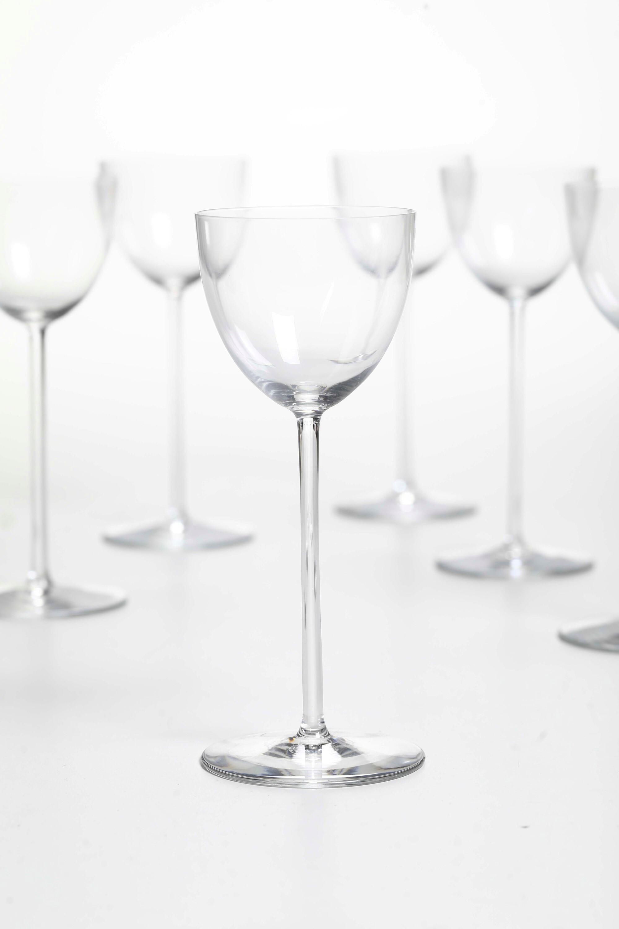 Diciotto calici “Perfection”. Francia, Manifattura Baccarat, XX secolo.