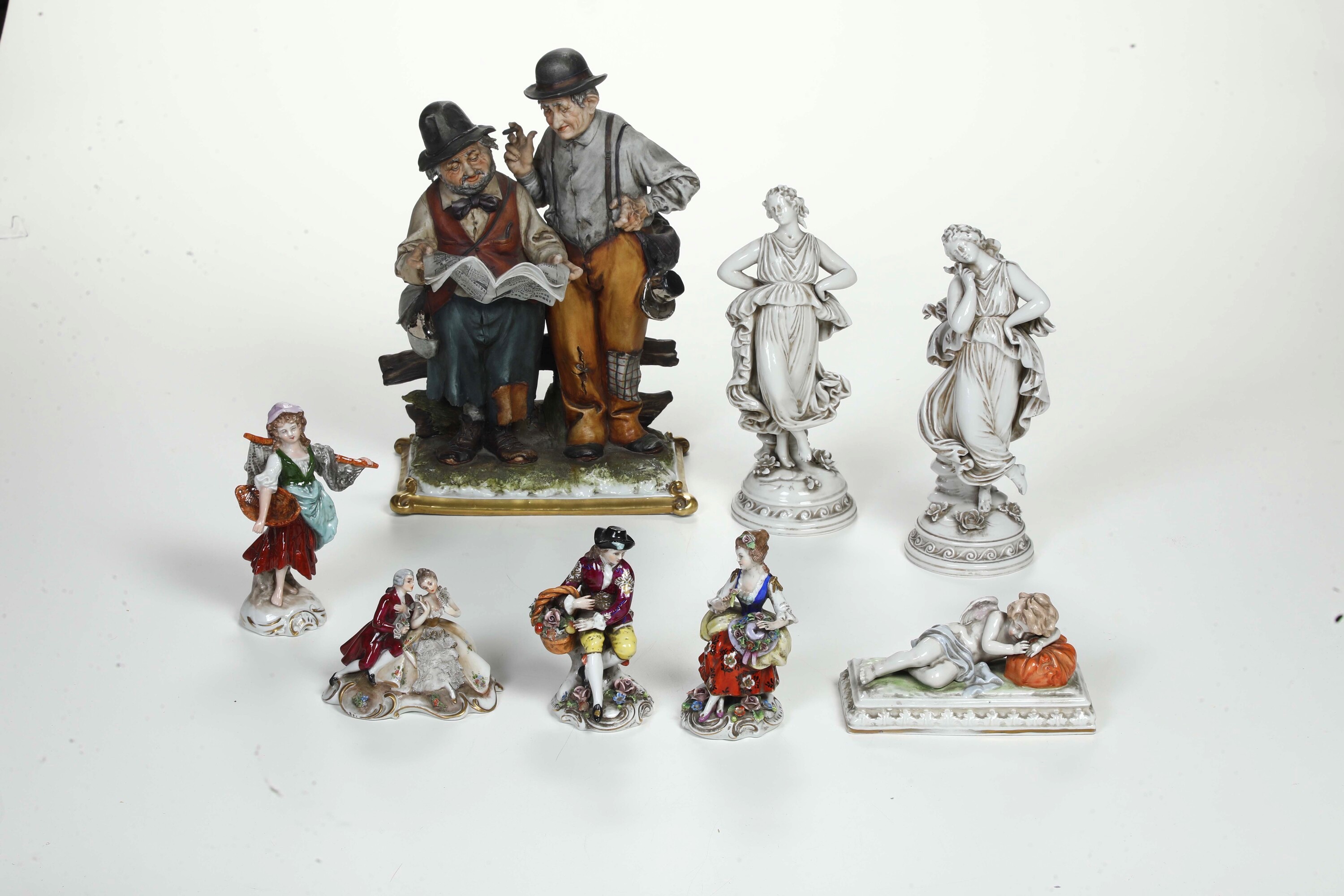 Figura decorativa in porcellana, Italia e Germania, XX secolo