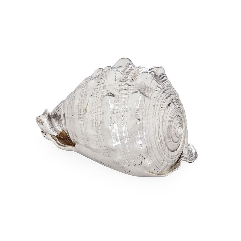 Conchiglia rivestita in argento. Etichetta con firma "M. Buccellati" Italia XX secolo