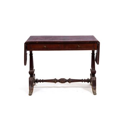 Scrivania con piano ad alette, in legno intagliato, XX secolo