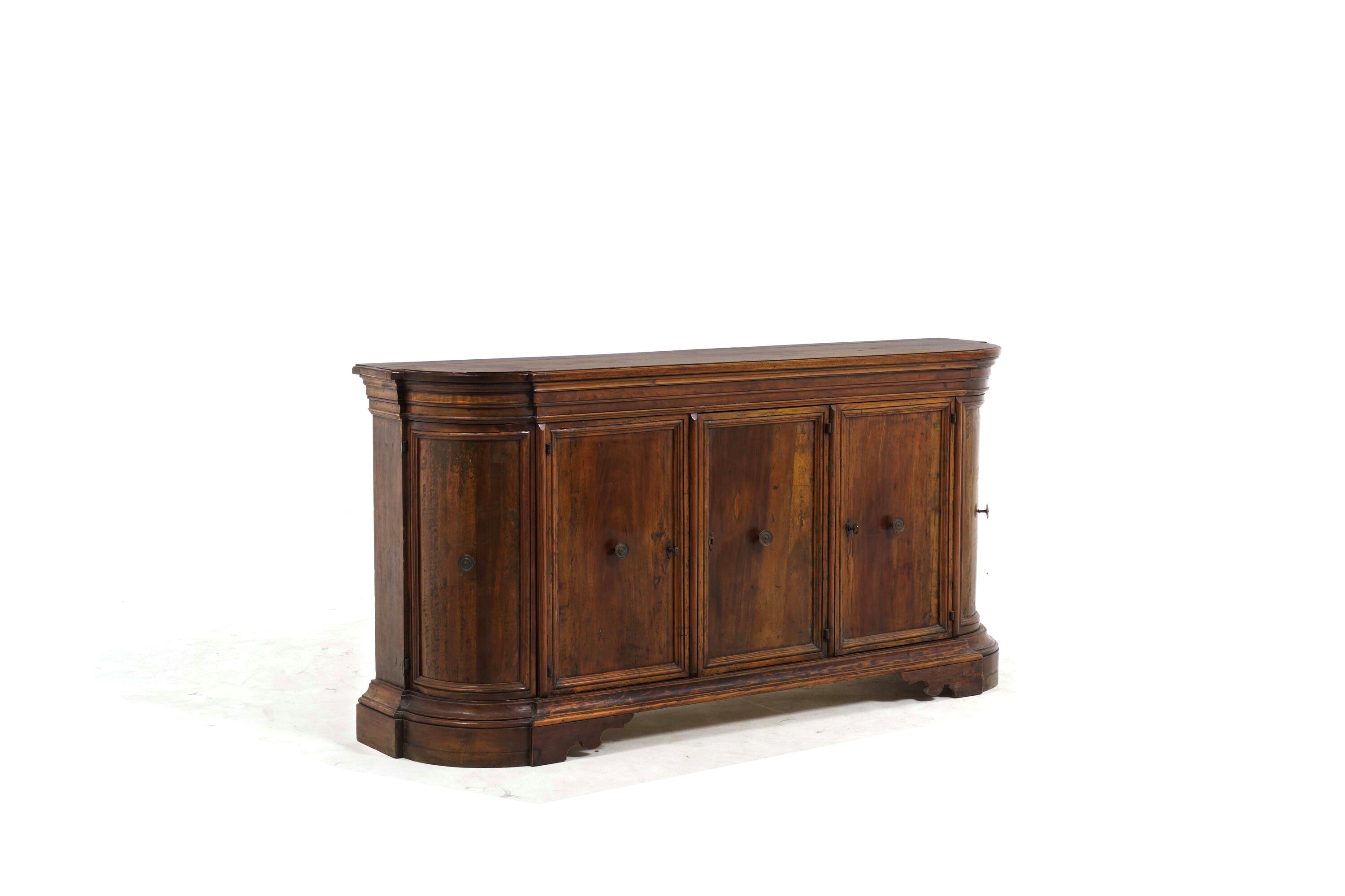 Grande Credenza Scantonata. Elementi Antichi