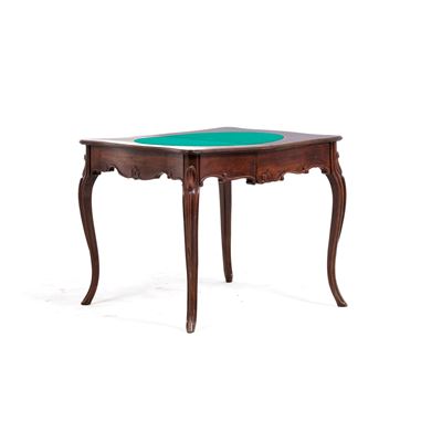 Tavolino da gioco, legno intagliato, gambe mosse, XIX-XX secolo