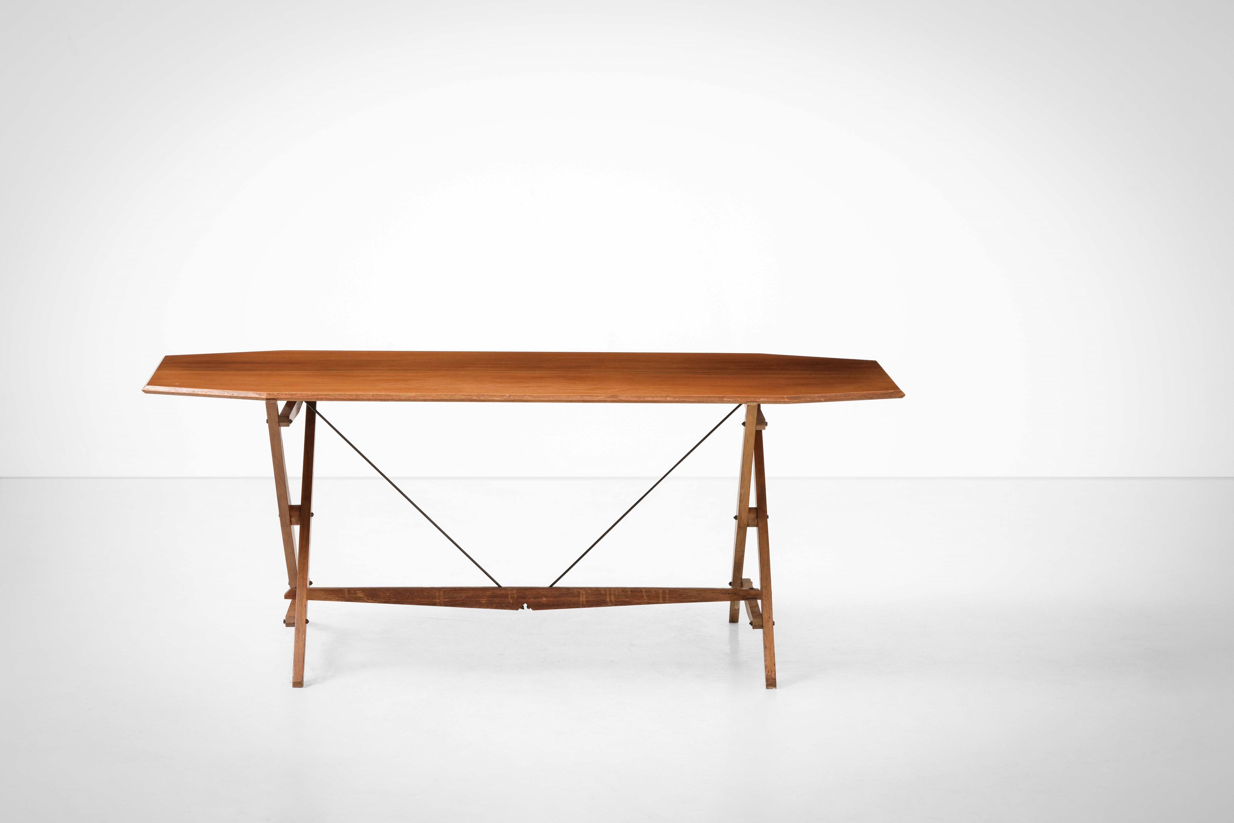 Franco Albini - Tavolo modello Cavalletto LT2, legno e metallo laccato