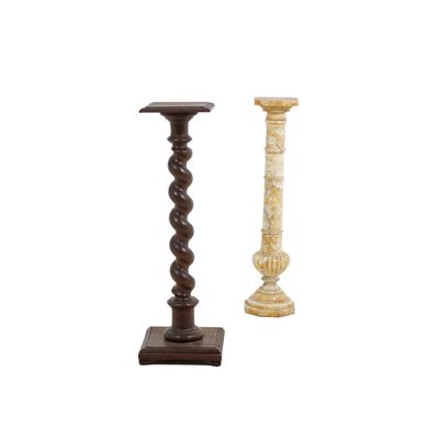 Una Colonna in Legno e una in Marmo