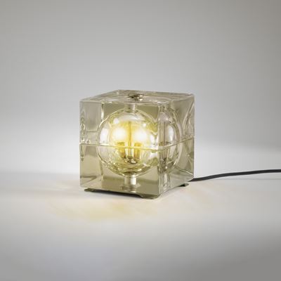 Lampada da tavolo mod. Cubosfera, metallo cromato e vetro stampato