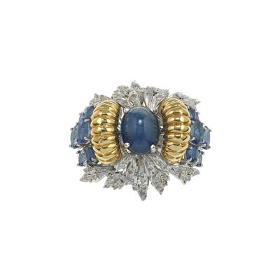 Anello con zaffiri e diamanti, montatura in oro bianco e giallo 750/1000