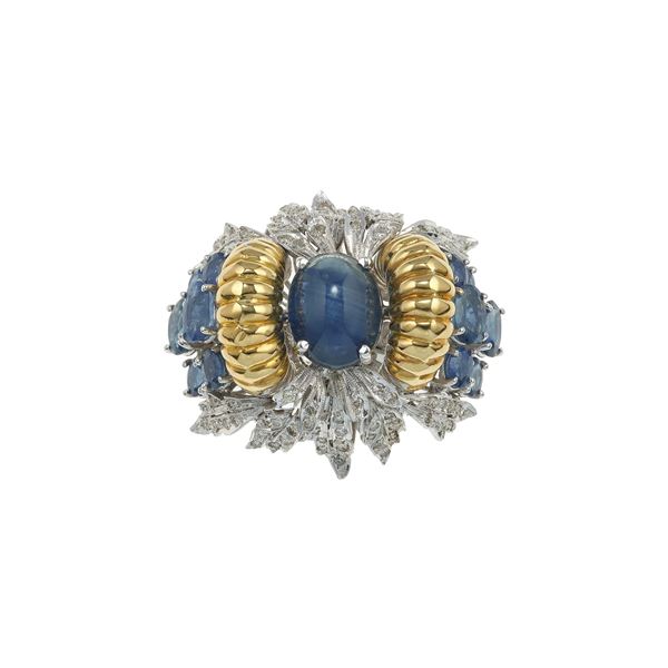 Anello con zaffiri e piccoli diamanti