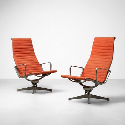 Due poltrone girevoli mod. EA 124, alluminio e tessuto, circa 1950