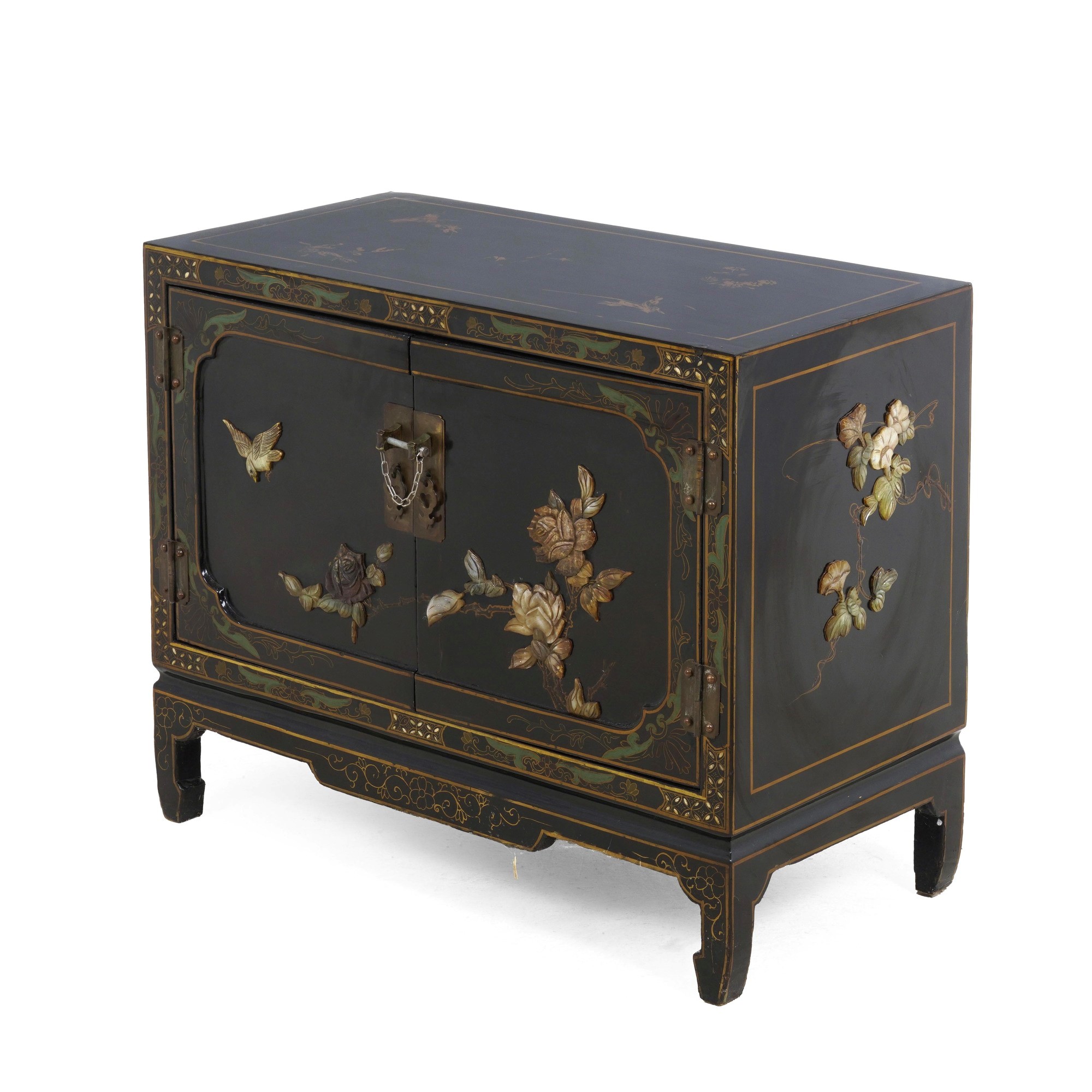 Cina, Mobile in legno laccato con decori floreali in oro, Dinastia Qing, XIX secolo