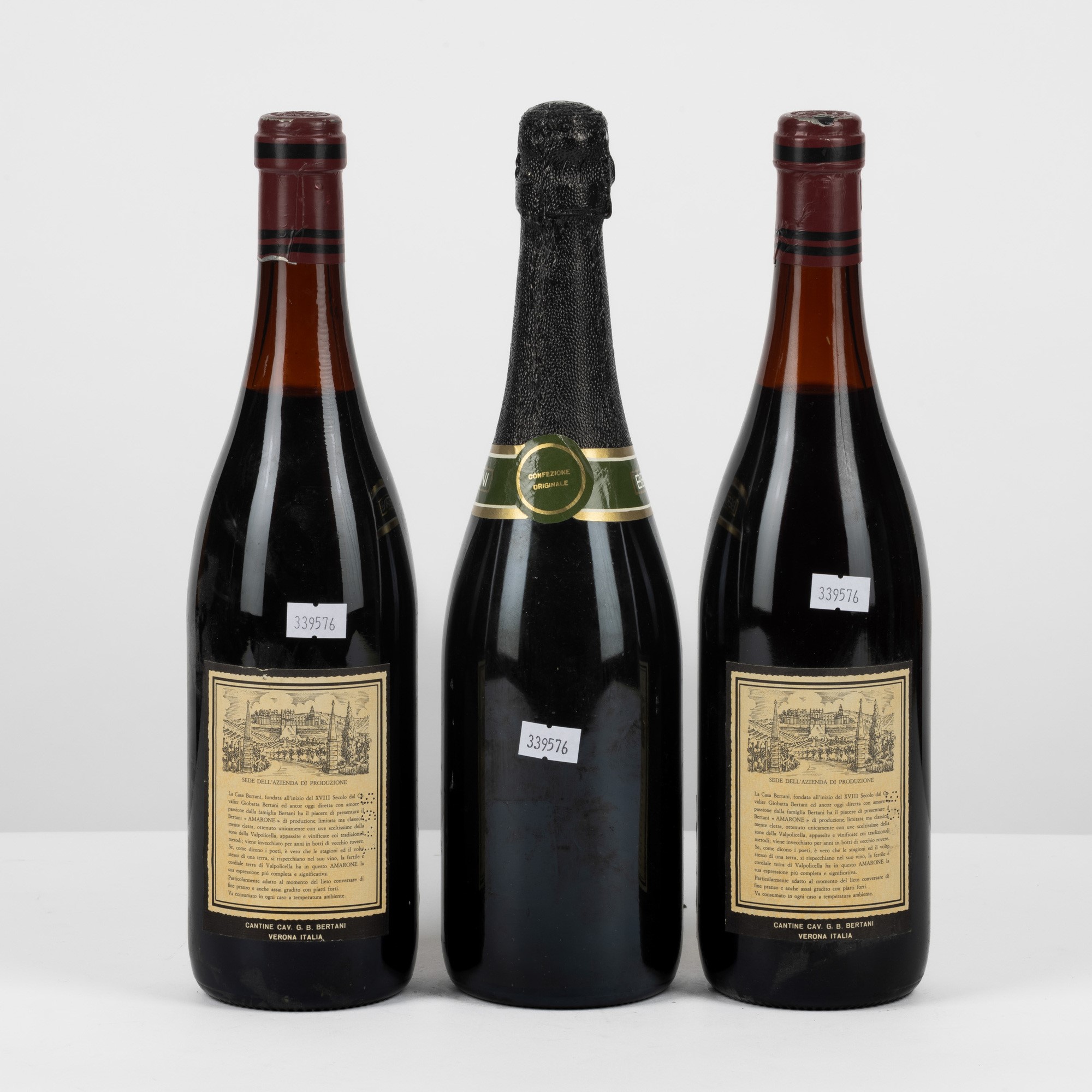 Bertani, Amarone Recioto della Valpolicella, 3 bottiglie da 75 cl (1972: 2 bottiglie, 1976: 1 bot...
