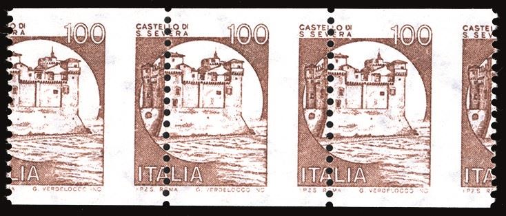 REPUBBLICA ITALIANA 1988 - 100 lire Castelli in bobina (1528B), dentellatura verticale fortemente spostata, striscia orizzontale di tre  - Auction Philately - Cambi Casa d'Aste
