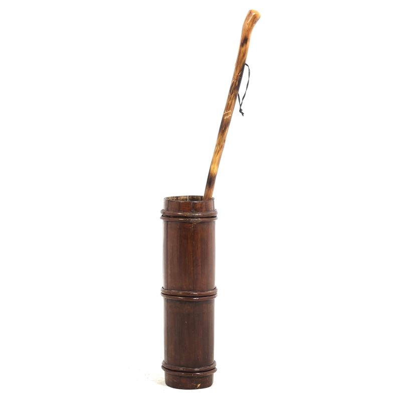 Portaombrelli e bastone in legno. XX secolo  - Asta Antiquariato - Cambi Casa d'Aste