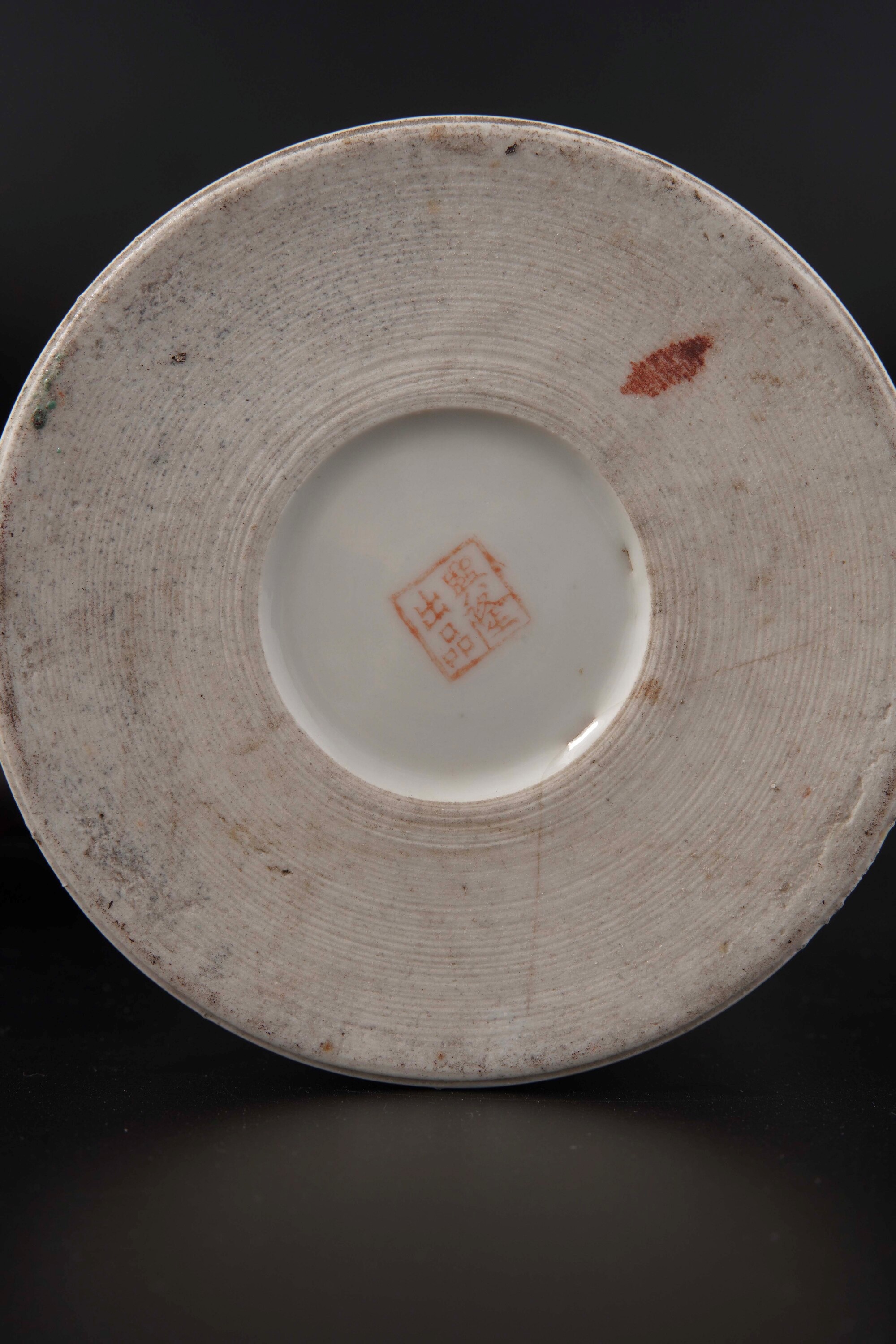 Vaso in Porcellana con Base in Legno, Cina XX Secolo