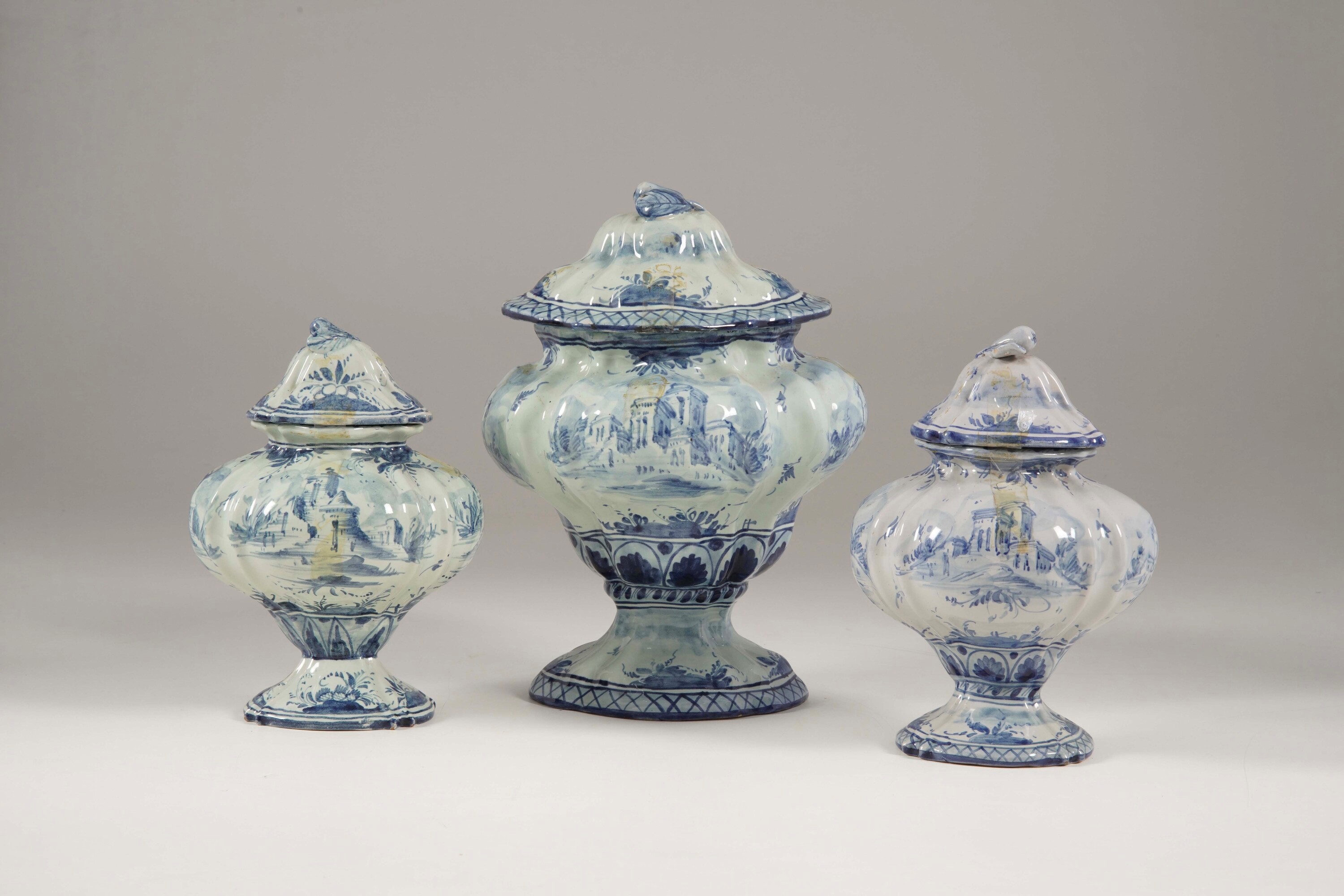 Tre Vasi in Maiolica. Liguria XX Secolo
