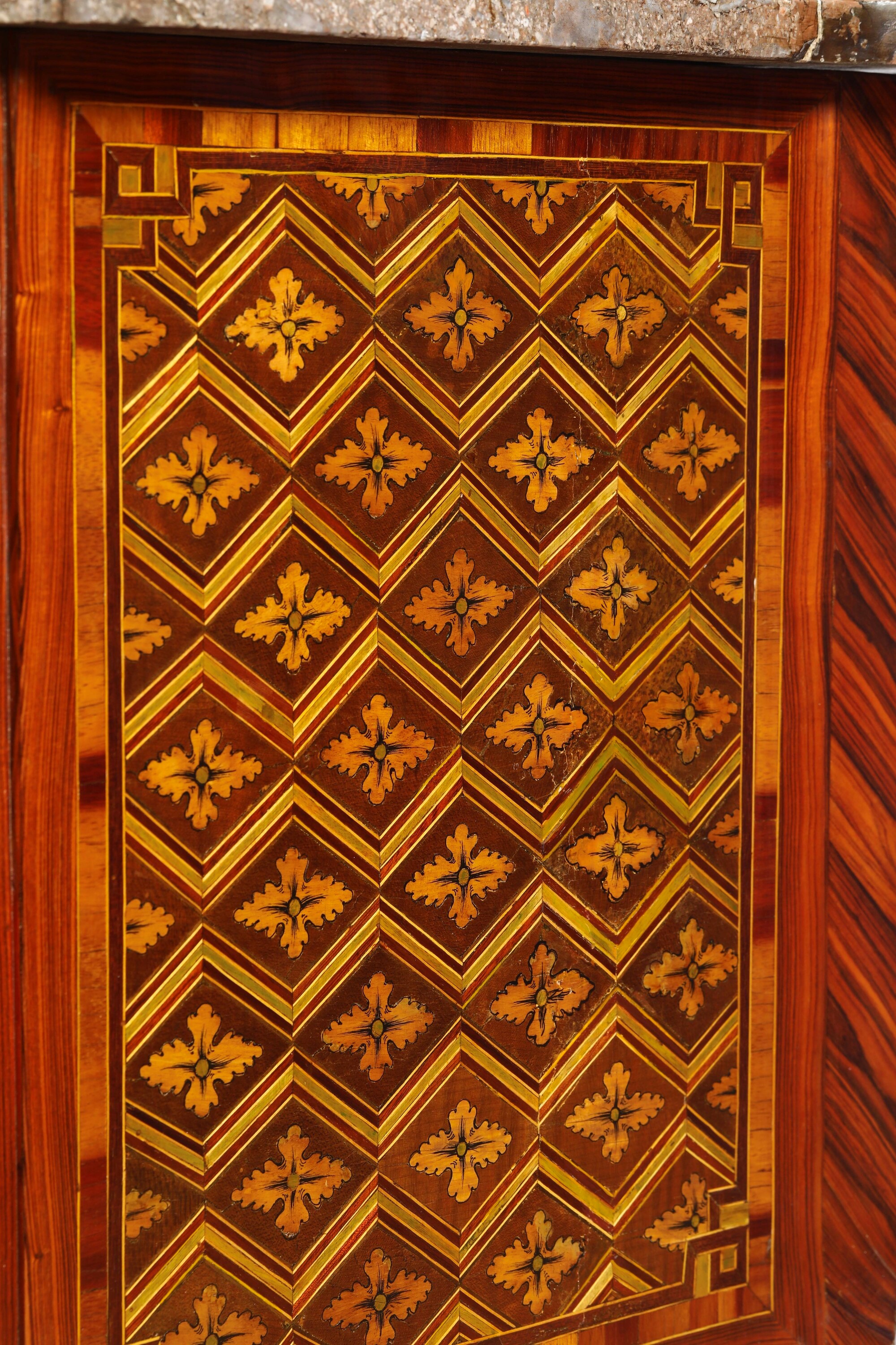 Piccola commode Transizione. Parigi, fine XVIII secolo
