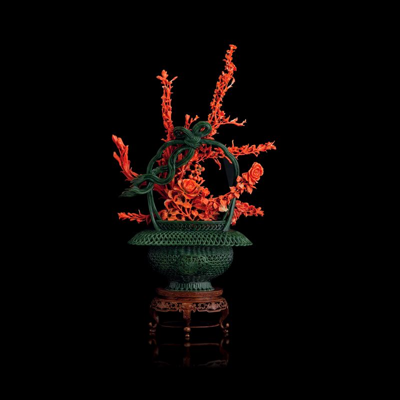 Rare composition consisting of a branch depicting roses carved in red coral set within a pierced spinach jade basket, China, Qing Dynasty, 19th century  - Auction Fine Asian Works of Art - Cambi Casa d'Aste