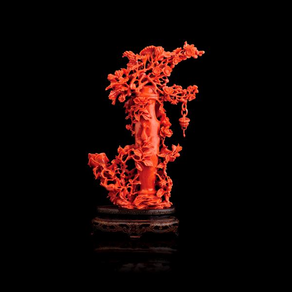 Vase carved in red coral with floral decorations in relief, China, early 20th century