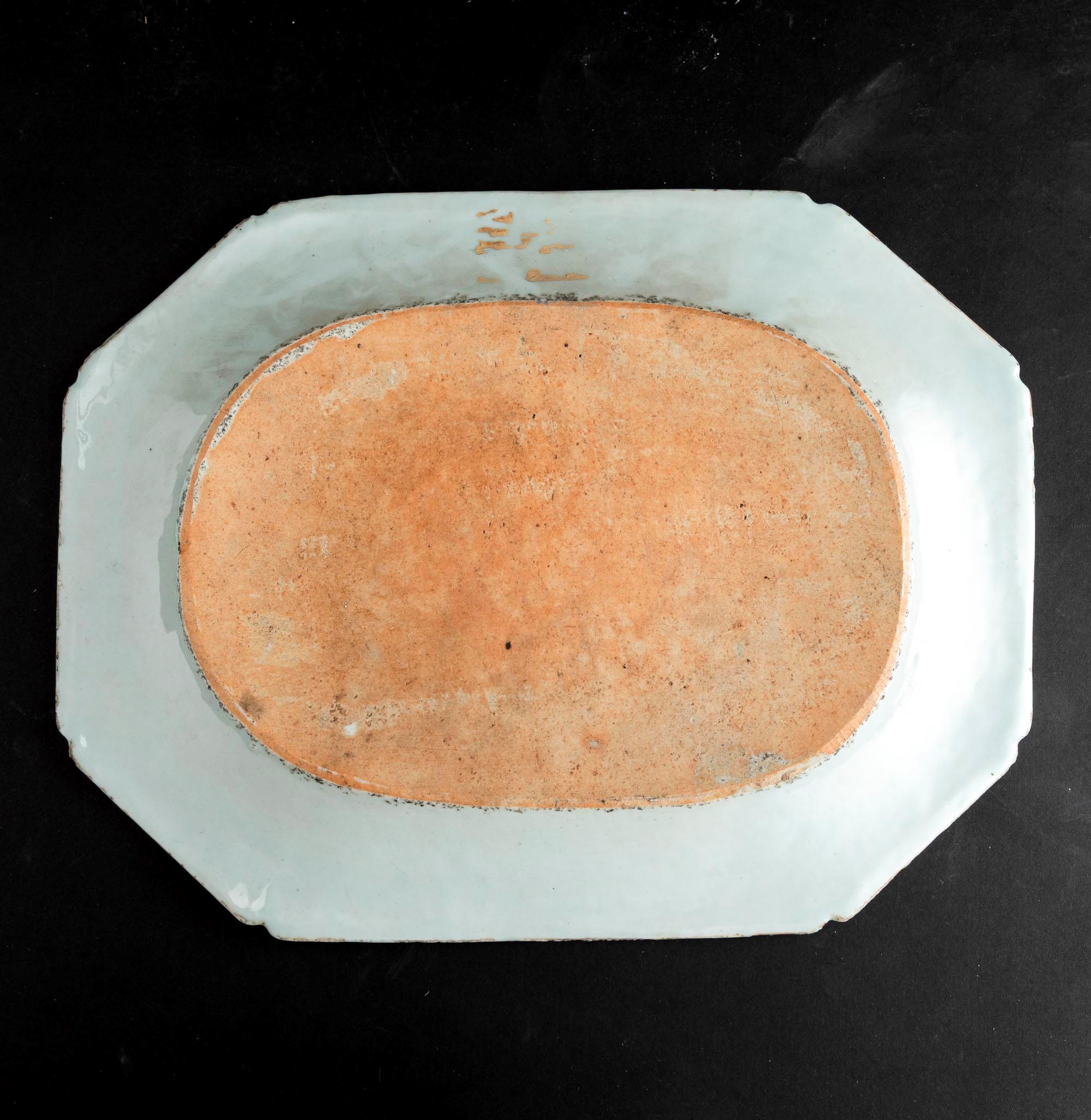 Lotto Composto da Due Vassoi in Porcellana Famiglia Rosa Raffigurante Scena Paesaggistica con Mot...