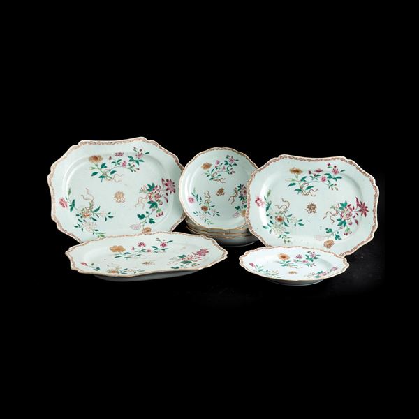 Servizio in porcellana Famiglia Rosa composto da otto pezzi a soggetto naturalistico, Cina, Dinastia Qing, epoca Qianlong (1736-1796)