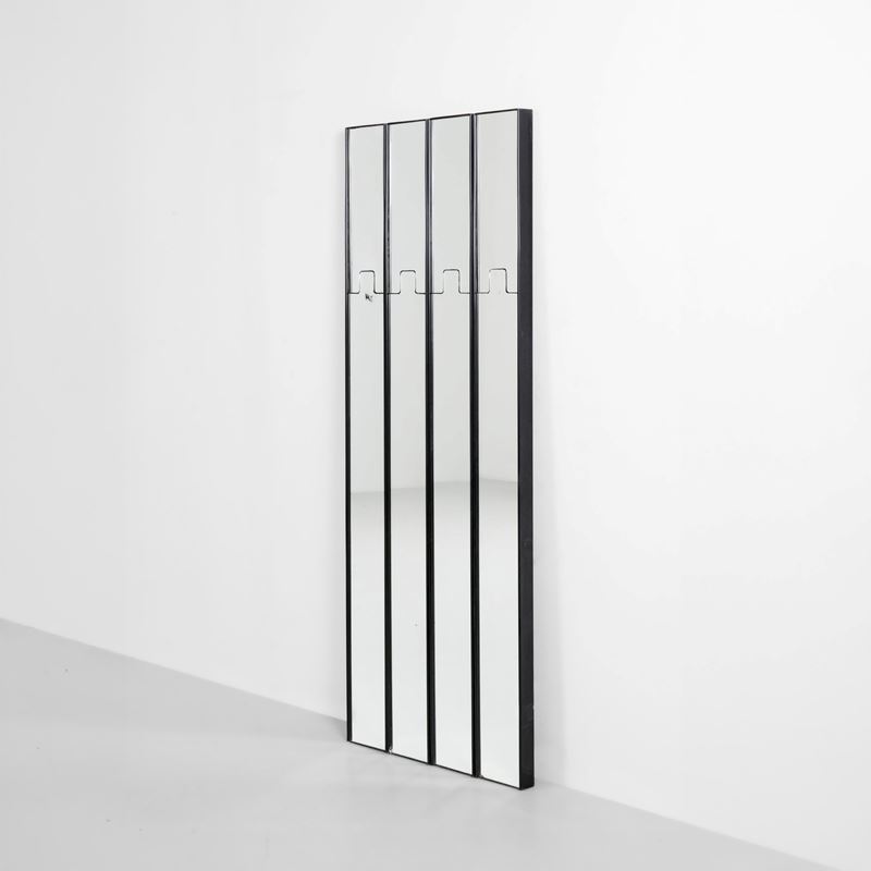 Luciano Bertoncini : Quattro specchi appendiabiti della serie Gronda  - Auction Design Lab - Cambi Casa d'Aste