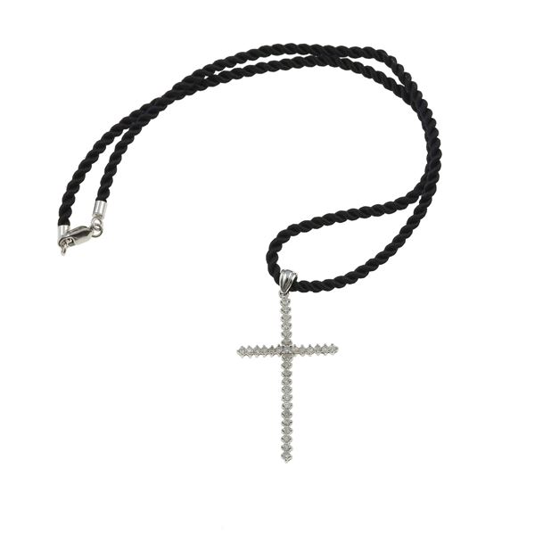 Pendente "croce" con piccoli diamanti