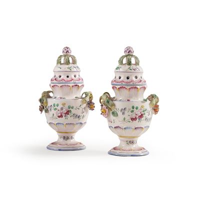 Manifattura di Samson, Coppia di vasi brucia profumi in maiolica
