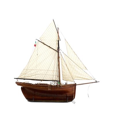 Modello in legno dello yacht a vela Puritan, USA, XX secolo, dimensioni 135x35x138 cm