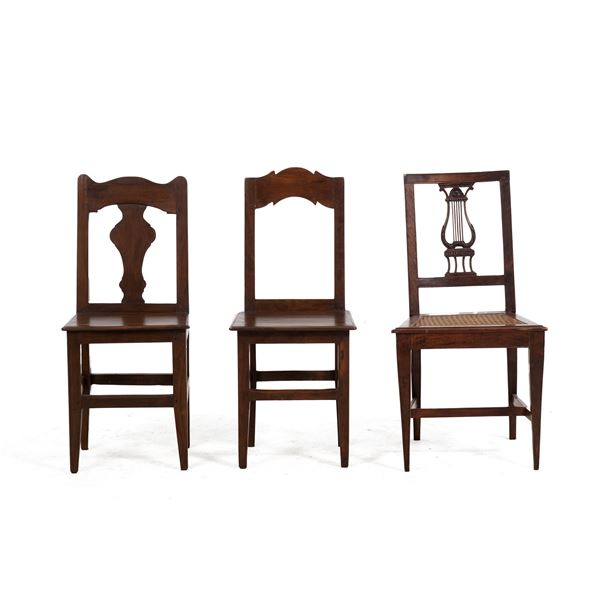 Lotto di tre sedie in legno diverse