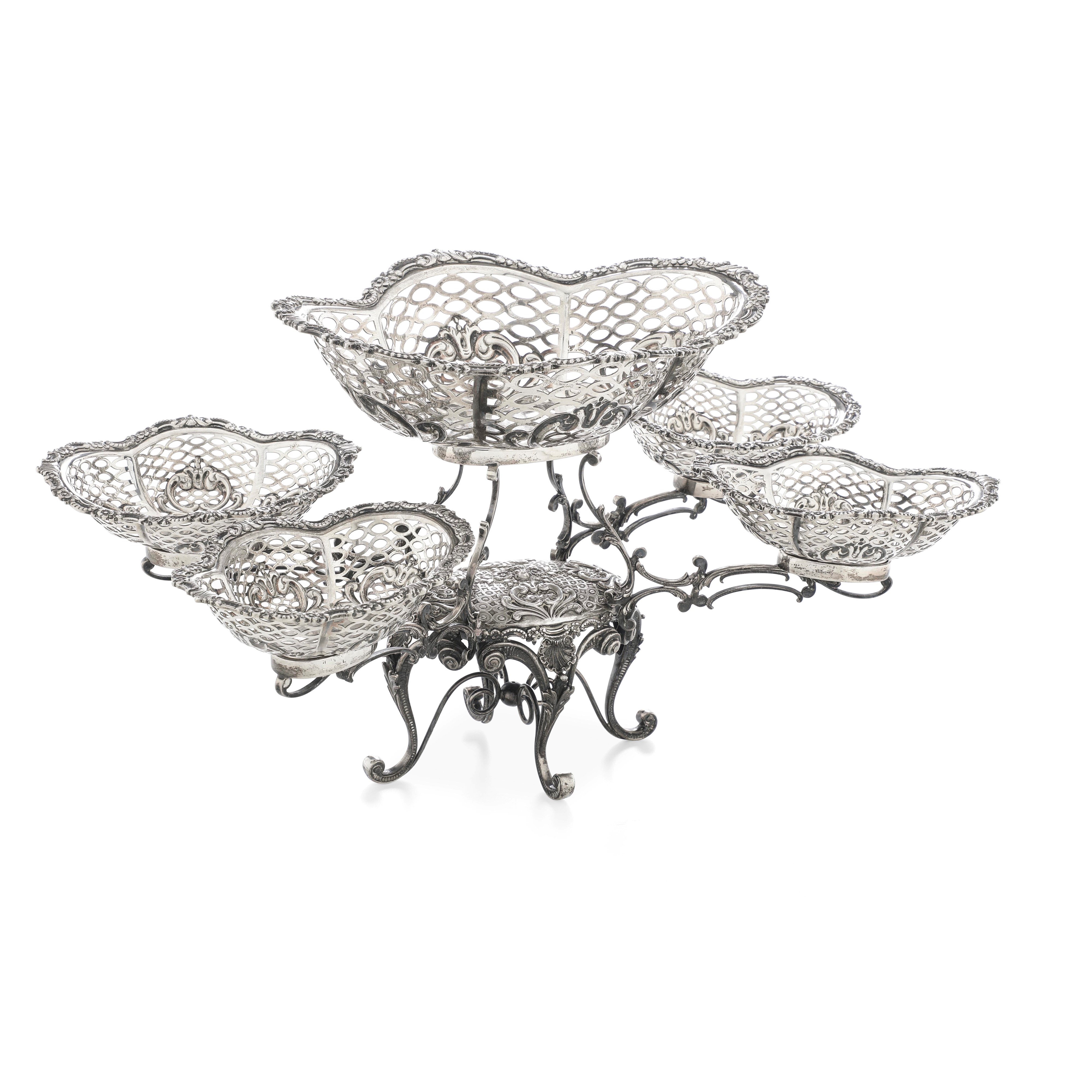 Argentiere Messulam, Epergne in argento fuso sagomato e traforato (Argenteria artistica milanese ...