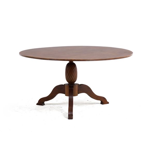 Tavolo da pranzo. XX secolo