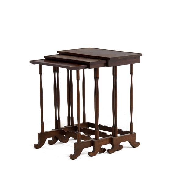 Tre tavoli a nido. XX secolo