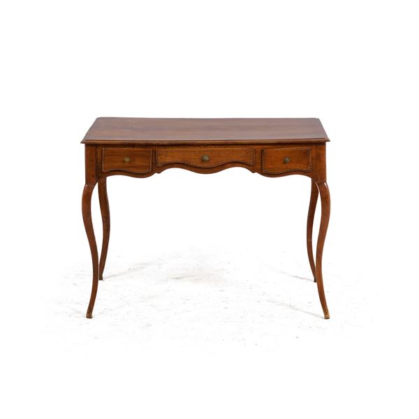 Scrivania a tre cassetti Luigi XV. XVIII secolo
