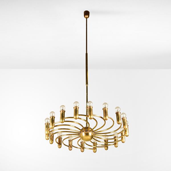 Grande lampada a sospensione.