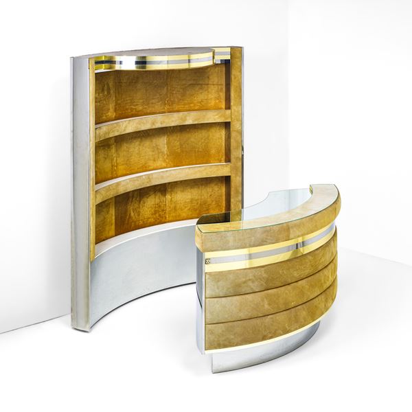 Mobile bar luminoso con bancone.