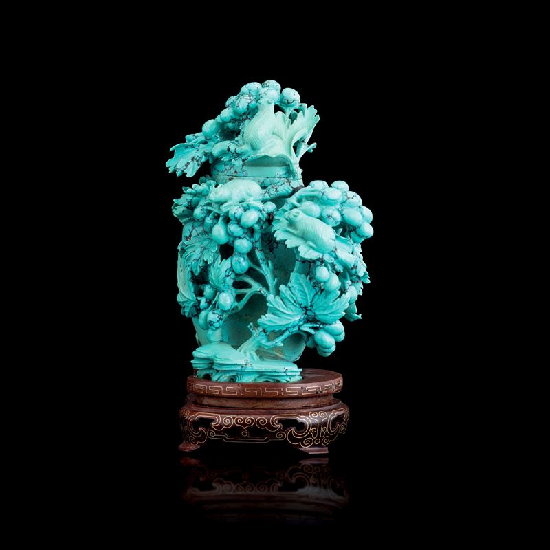 Turquoise vase carved with raised vegetal and naturalistic motifs, China, 20th century  - Auction Fine Asian Works of Art - Cambi Casa d'Aste
