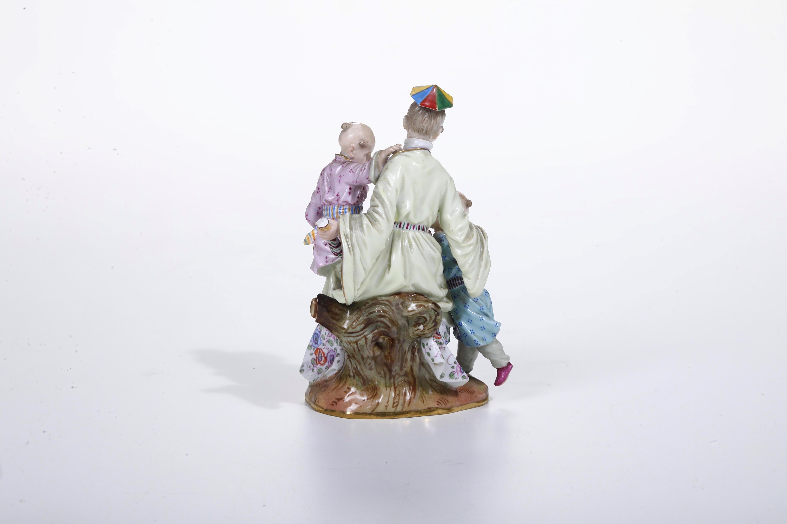 J.J. Kändler, Gruppo con cinesi in porcellana (stile chinoiserie), primi del XX secolo