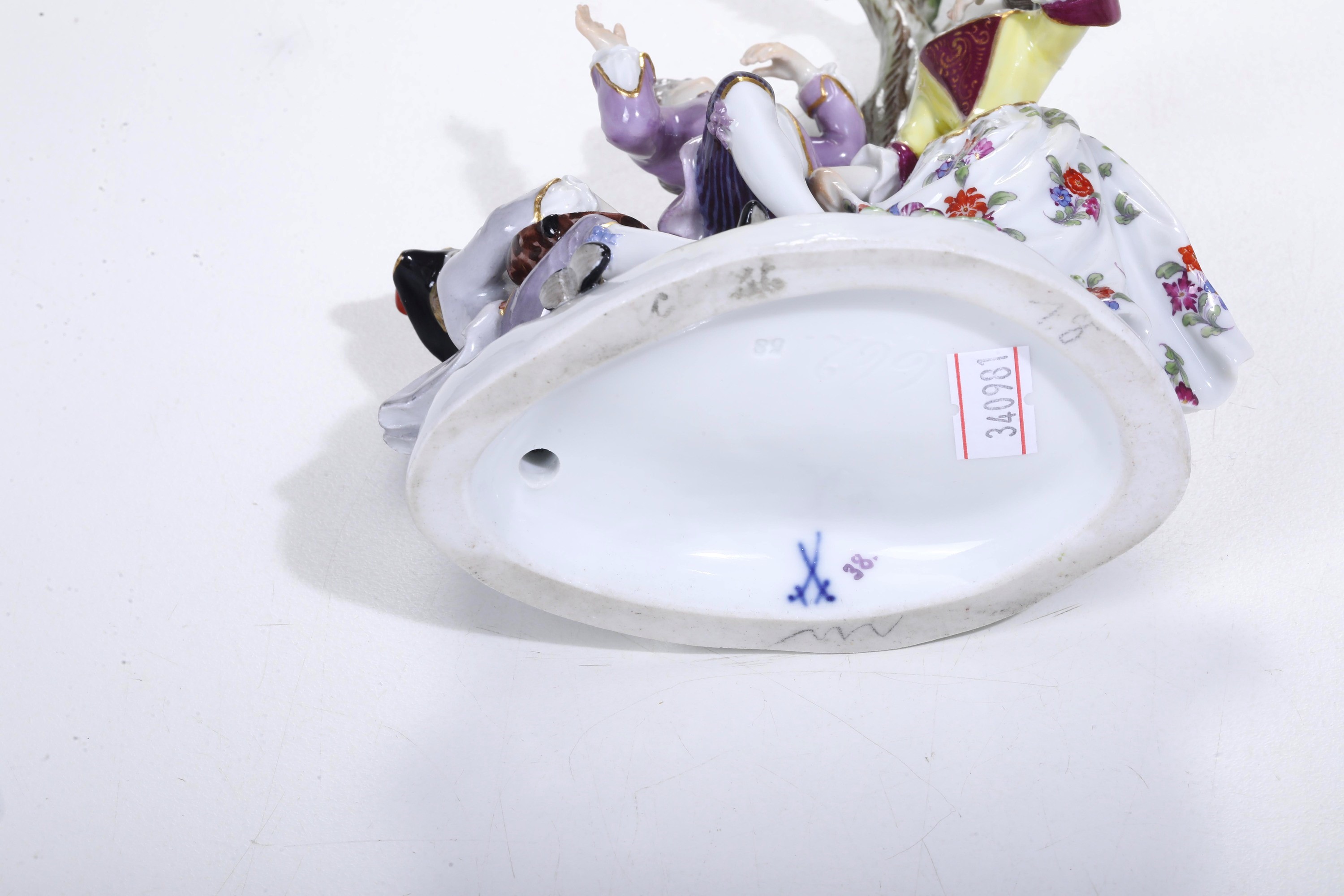 Gruppo galante. Meissen, XX secolo.