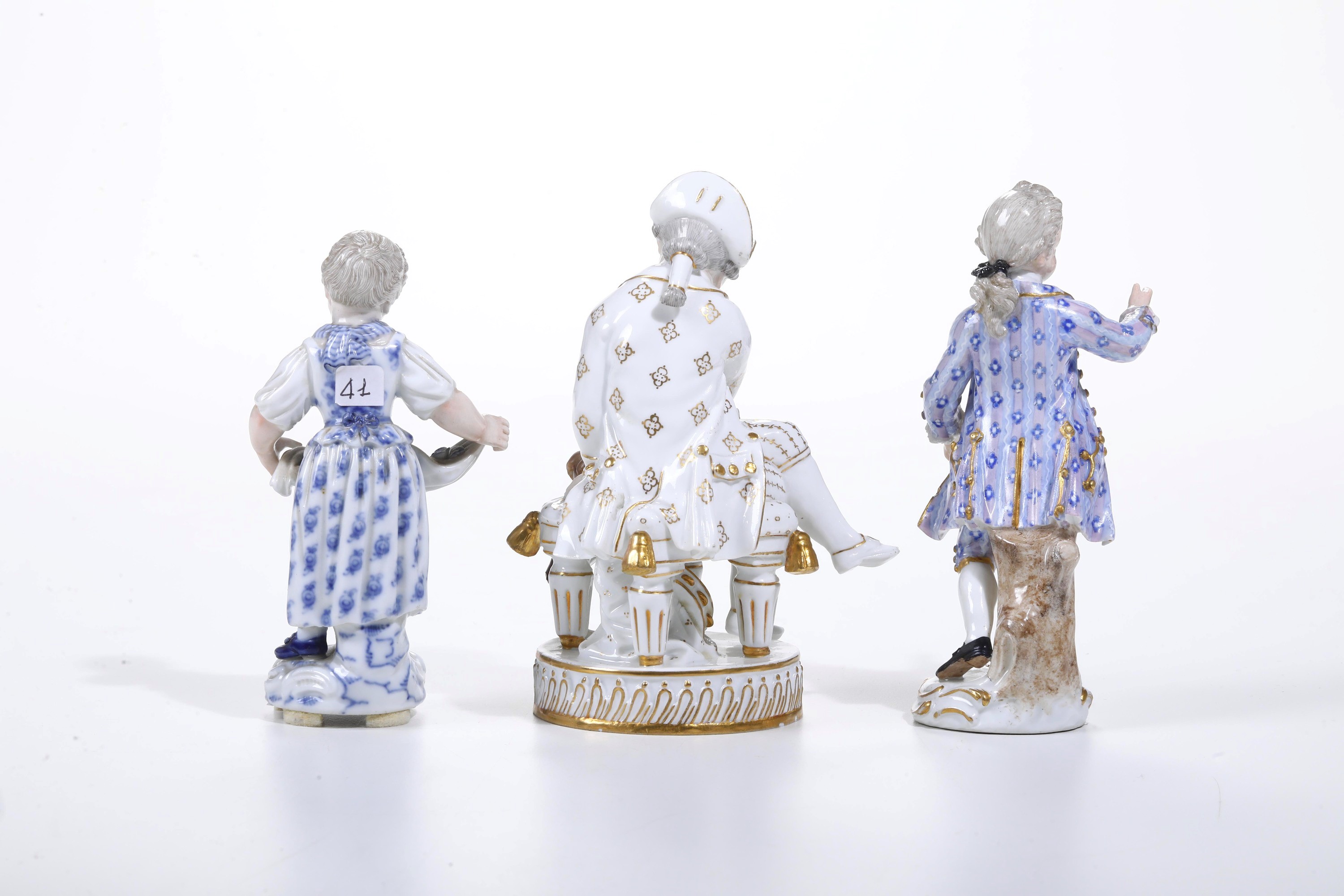 Tre figurine. Meissen, fine XIX- inizio XX secolo.