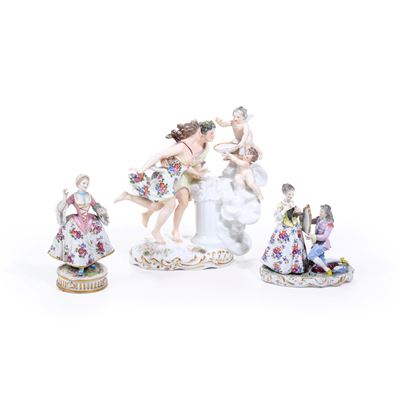 Porcellana, Due gruppi e una figurina, Parigi, primi del XX secolo