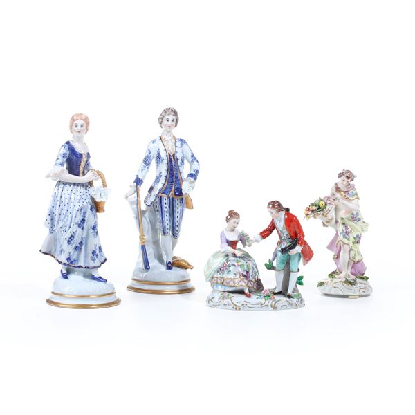 Un gruppo e tre figurine, XX secolo. 