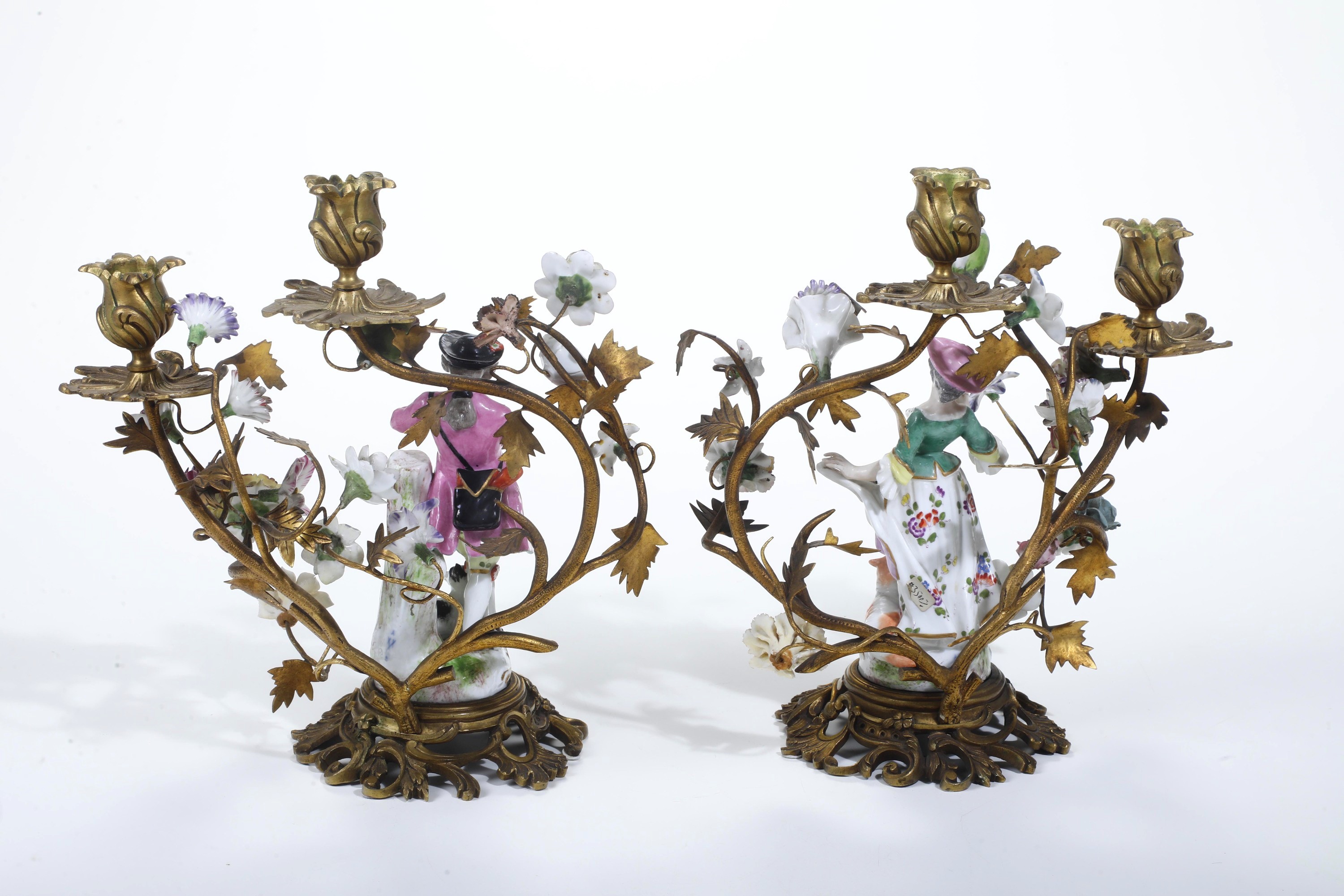 Coppia di candelabri in bronzo e porcellana, probabilmente Turingia, XX secolo