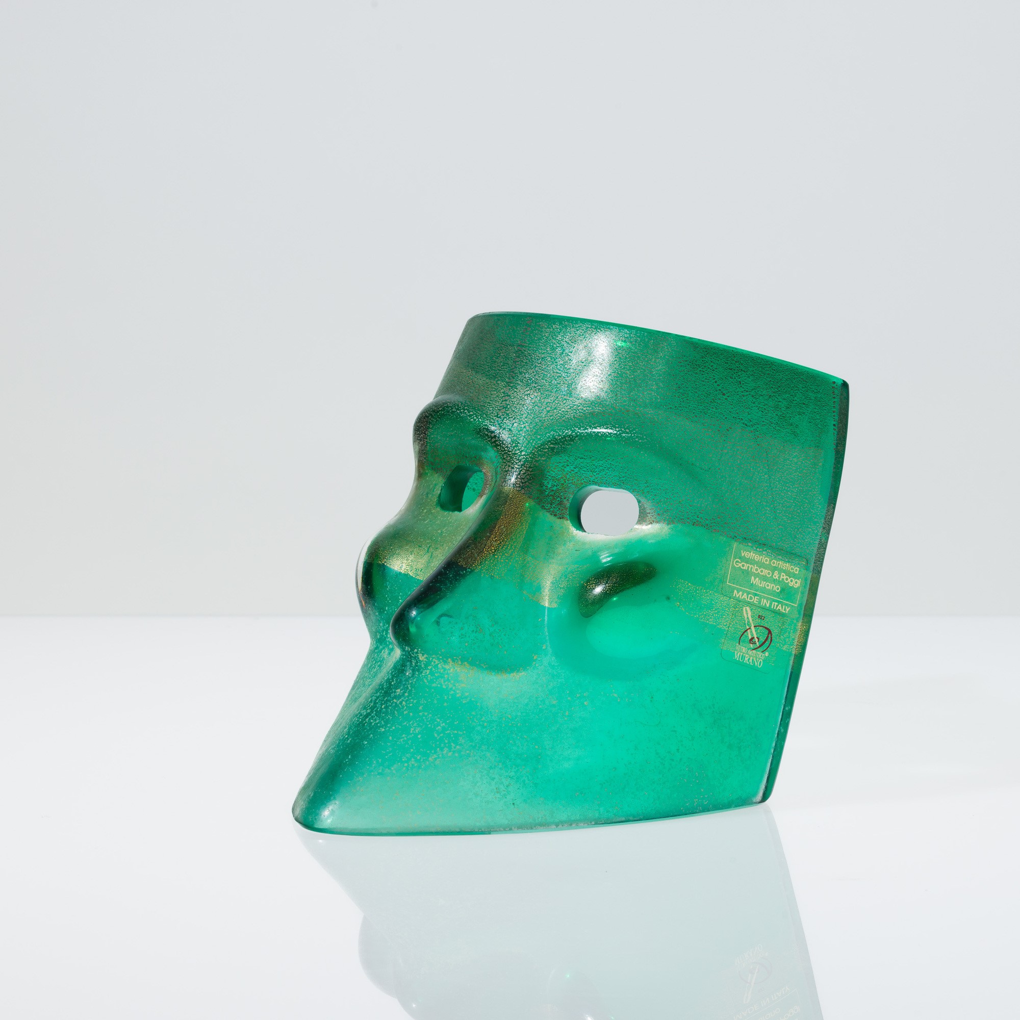 Murano, maschera in vetro soffiato a stampo verde con decoro a foglia oro (secolo XX)