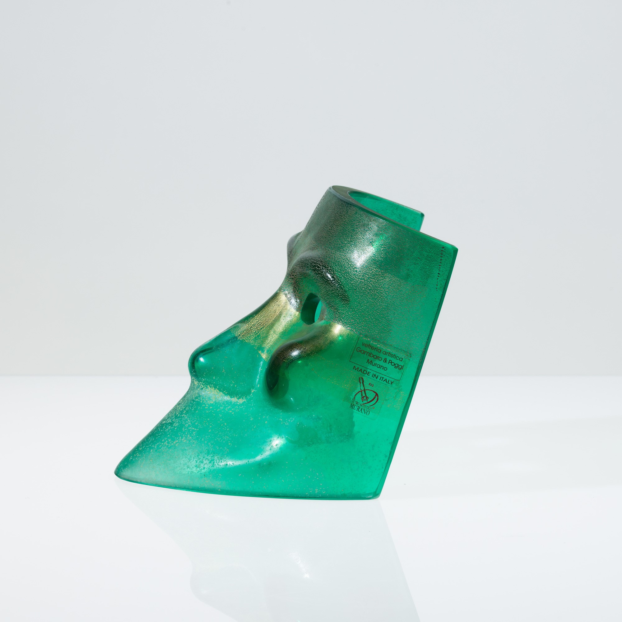 Murano, maschera in vetro soffiato a stampo verde con decoro a foglia oro (secolo XX)