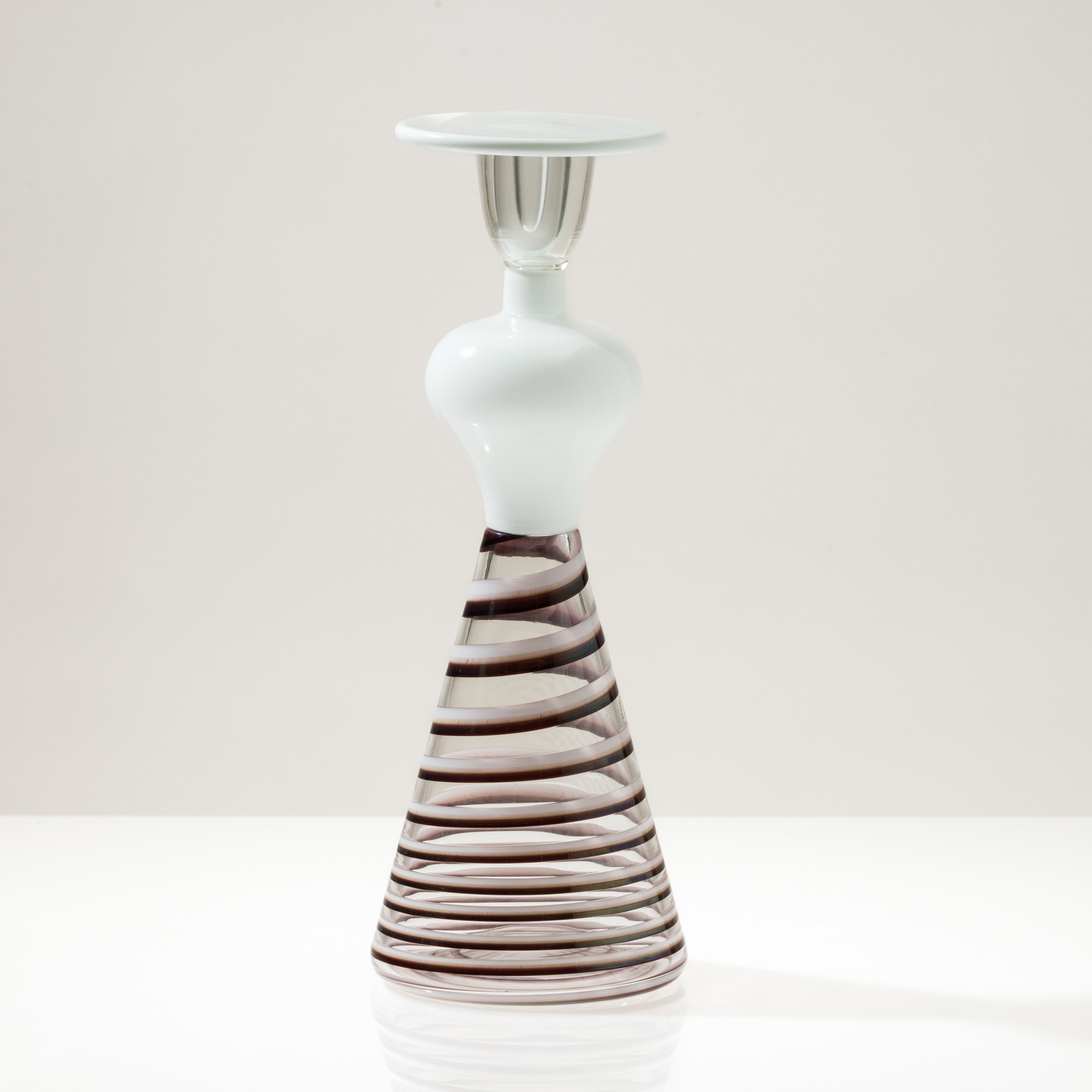 Gio Ponti - Bottiglia Donna Campigliesca in vetro soffiato con tappo a disco, Murano 1992
