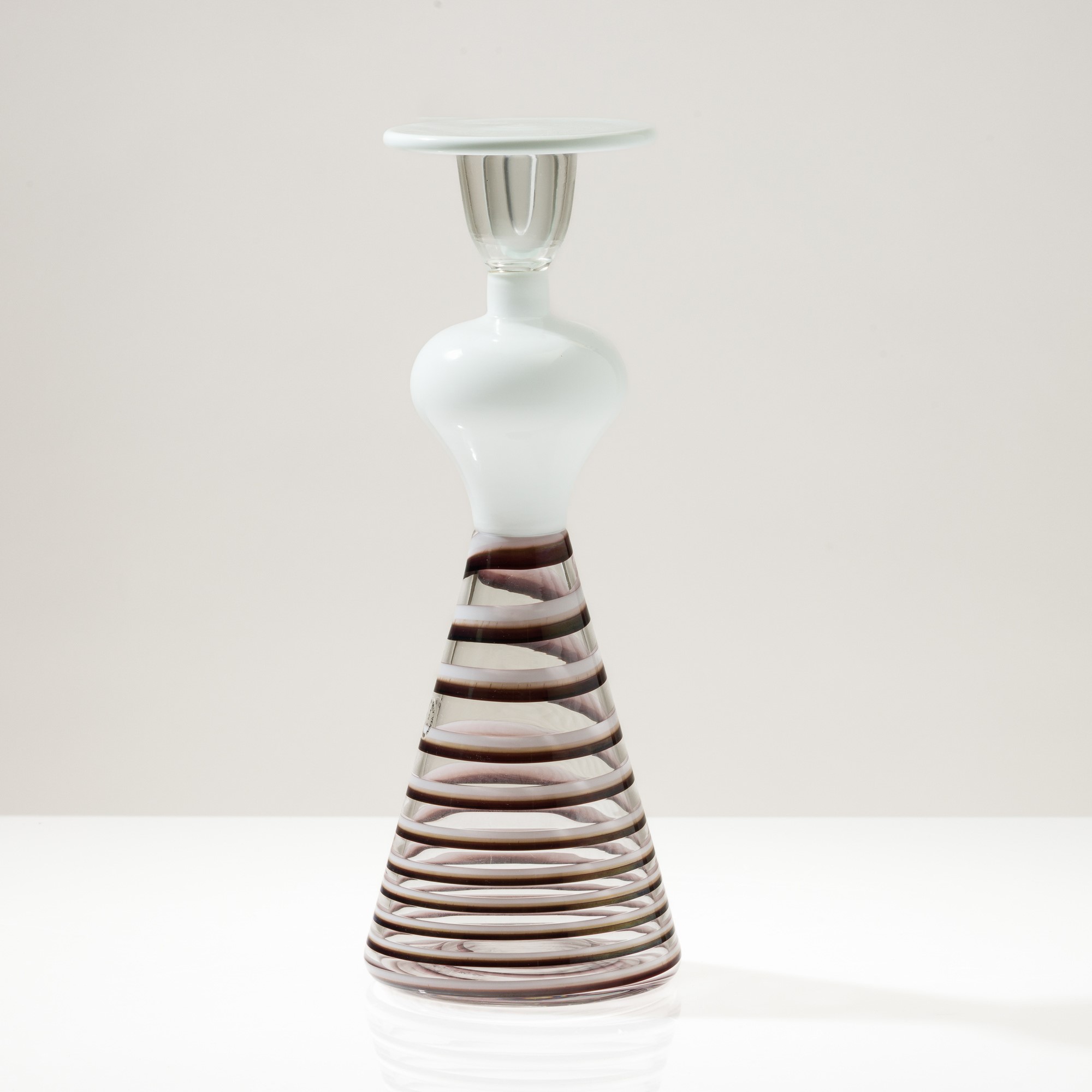 Gio Ponti - Bottiglia Donna Campigliesca in vetro soffiato con tappo a disco, Murano 1992