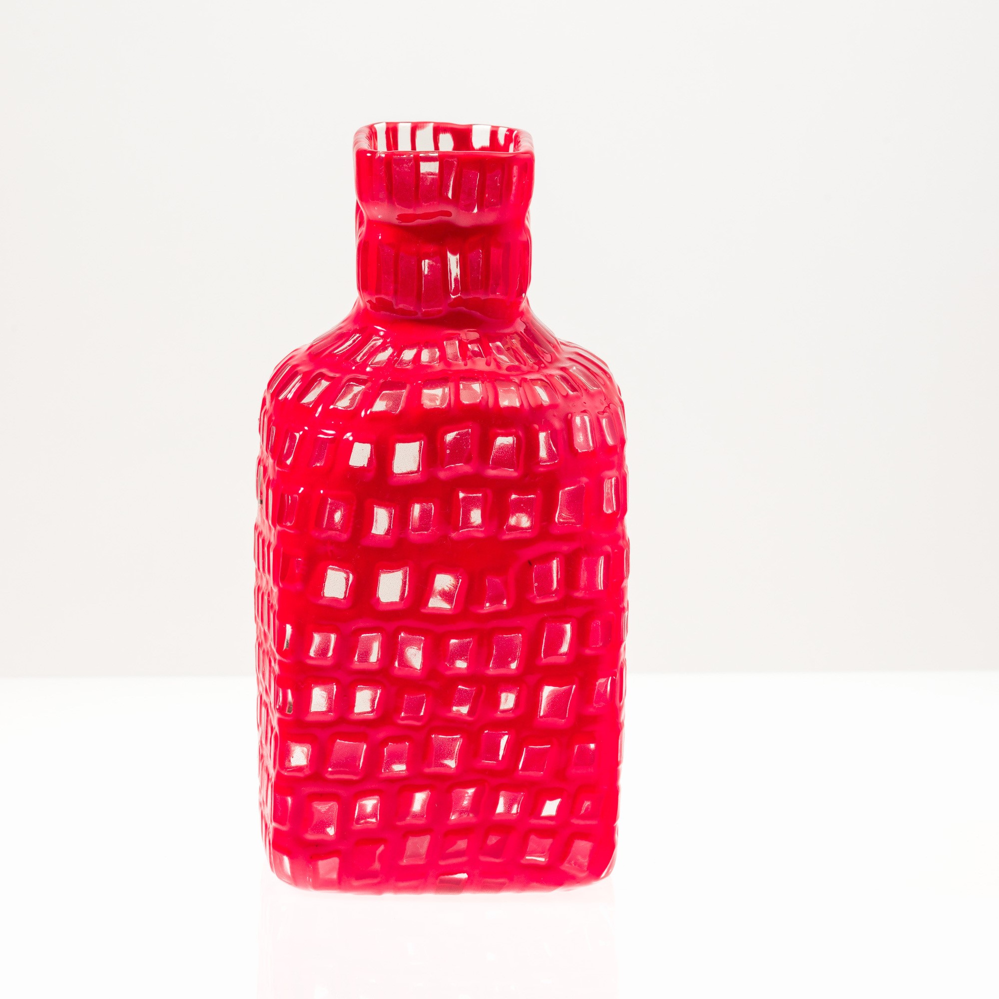 Tobia Scarpa per Venini, Vaso in vetro soffiato con decoro a murrine in cornice rosso corallo